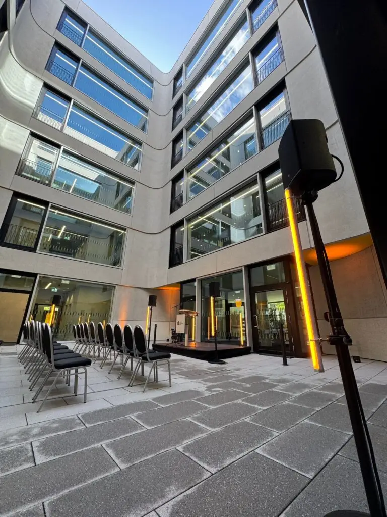 saubere Aufbauten bei Firmenevents und Galas mit Unterstützung durch P2R-Music Veranstaltungstechnik